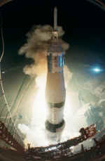 1972_ap17-liftoff-noID.jpg (146613 octets)