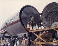 super guppy chargement S4B 02.jpg (378076 octets)