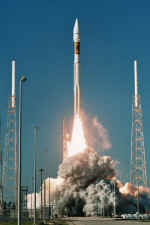 atlas 5 AV004 launch 02.jpg (1010560 octets)