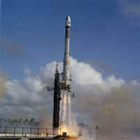 1983 L6 launch 03.jpg (307668 octets)