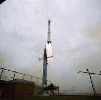 1985 V14 launch 04.jpg (396303 octets)