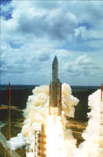 1998 V112 launch 03.jpg (121572 octets)