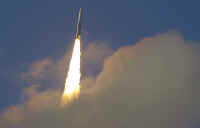 2008 V185 launch pillet 02.jpg (197839 octets)