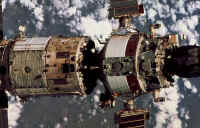 1997 STS81 kvant 1.jpg (62072 octets)