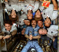 1997 STS84 EO23 crew.jpg (79044 octets)