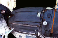 1997 STS84 soyouz TM25 01.jpg (47411 octets)